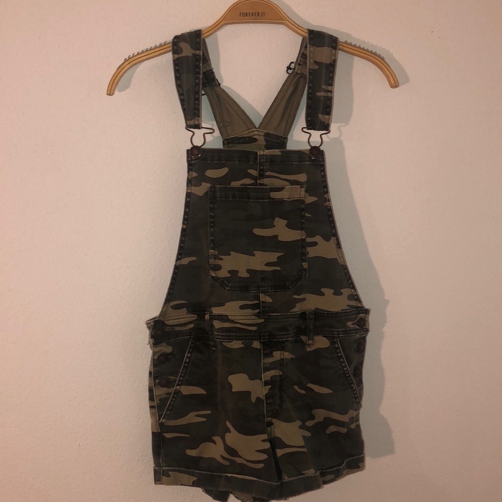 Camo overall shorts